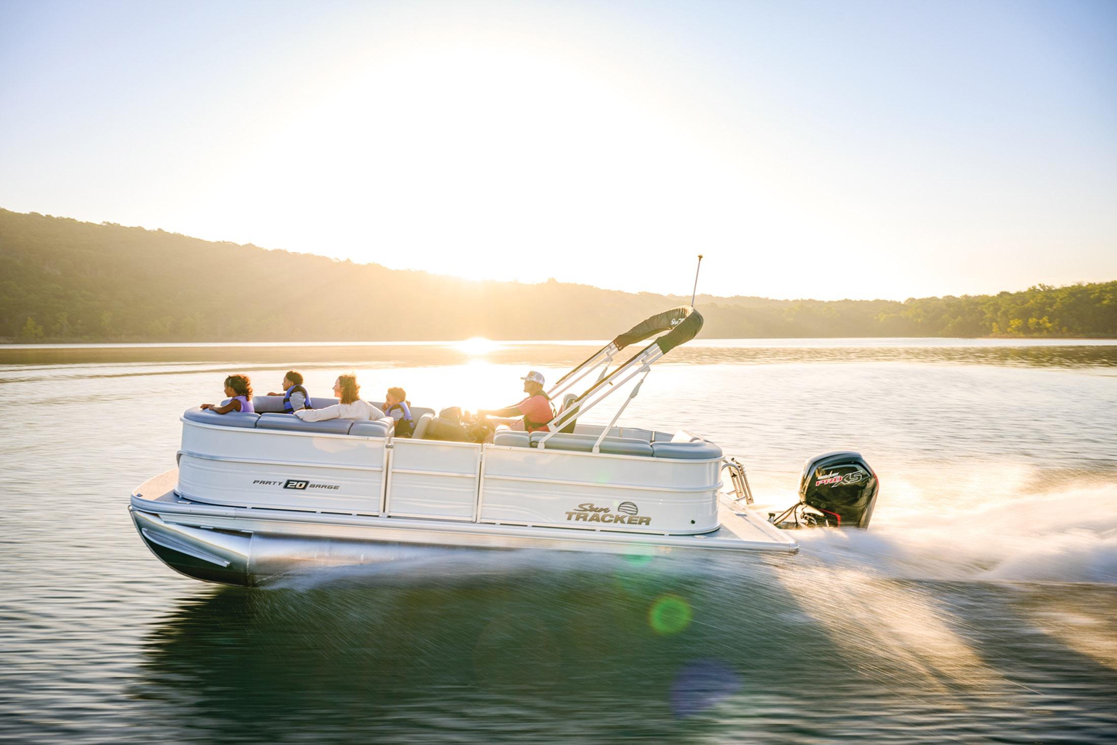 2026 sun tracker party barge 20 dlx power 9941347 20251009072910075 3